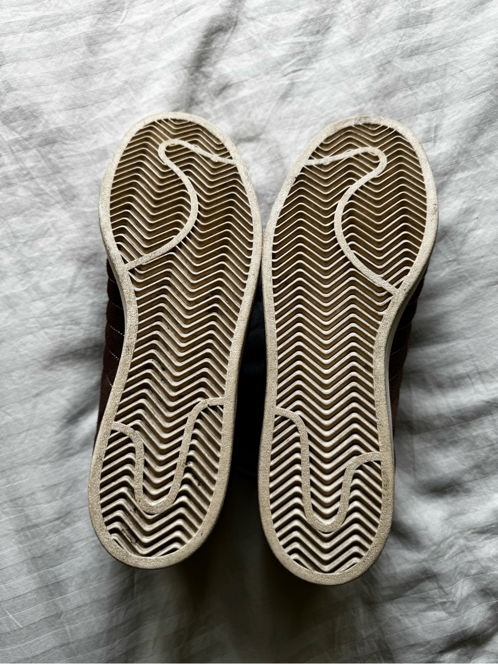 Adidas Superstars Size 8.5 Womens in Discontinued Colorway - Picture 4 of 5